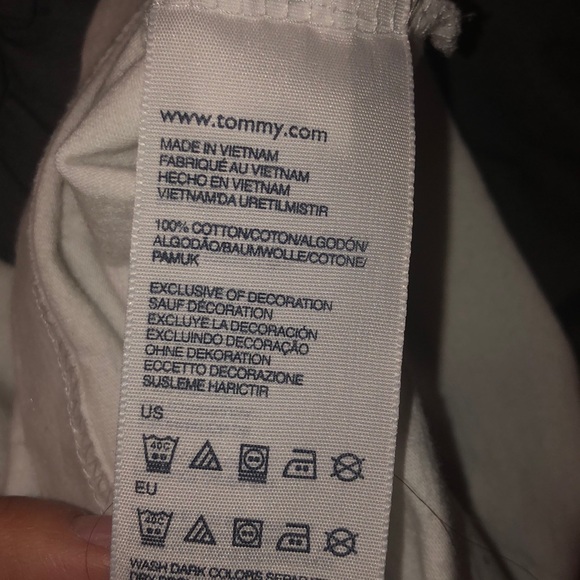 White v neck men’s Tommy Hilfiger t-shirt - Picture 4 of 4